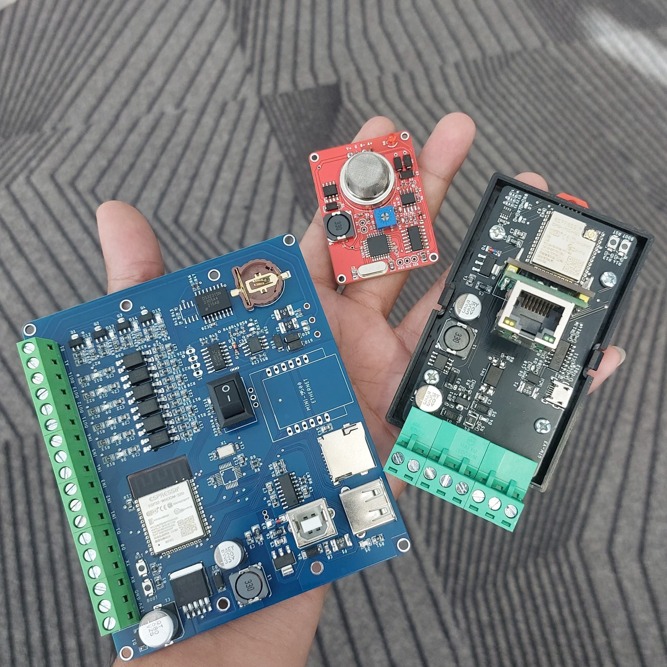 Hovtech Industrial IoT Controller H-3200 (ESP32-Powered) - 3